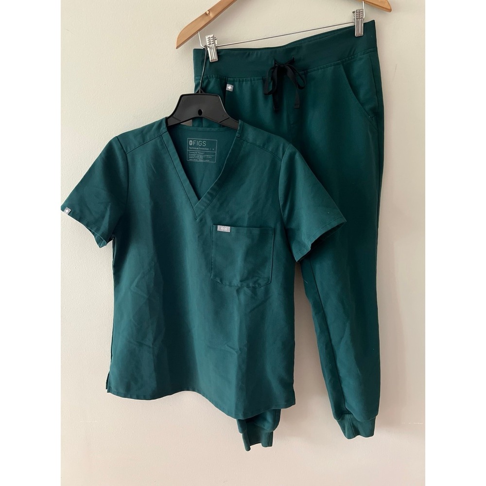 FIGS Women's Scrub Top and Pants Set - Forest Green - Small